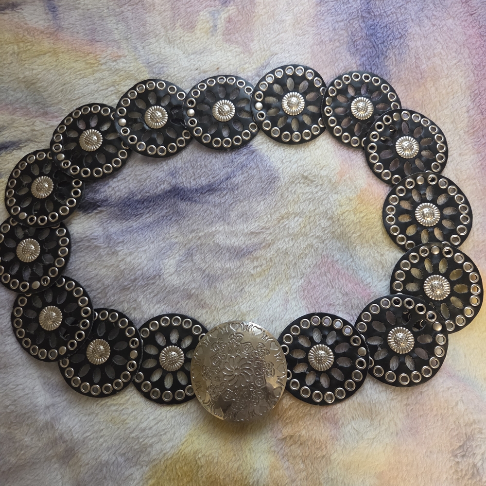 Western Black And Silver Flower Motif Belt